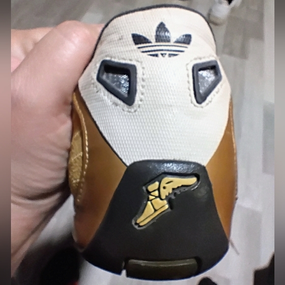 2007 Adidas Goodyear Racer Low Tan And Black Size 8 - Picture 8 of 13